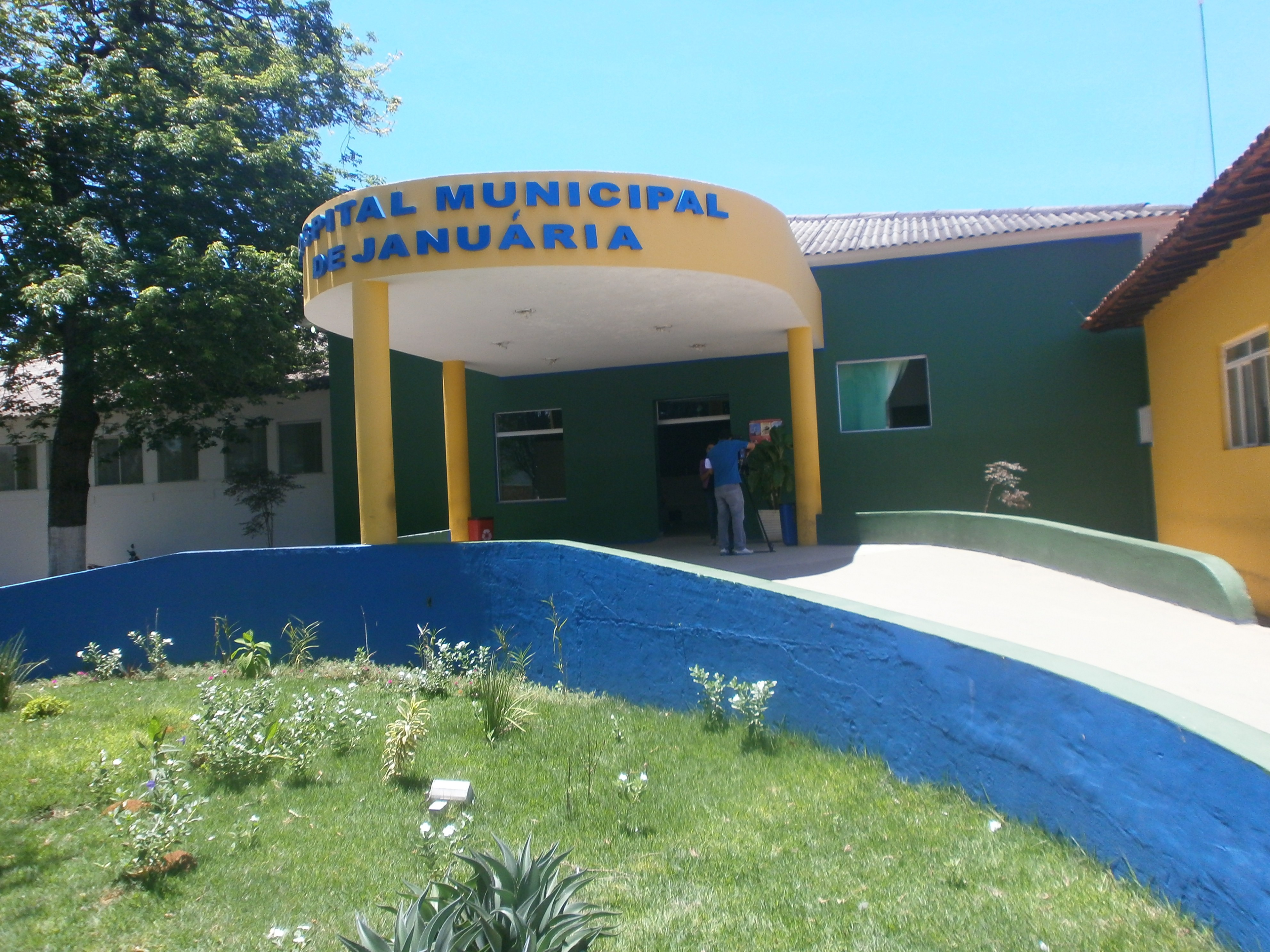 Adolescente esfaqueia pai durante briga e foge em Pedras de Maria da Cruz