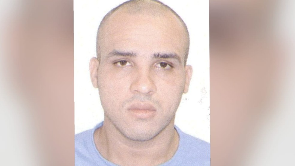 Detento Denison Correa Ferreira, de 33 anos, natural de Belém, no Pará, fugiu durante atendimento no hospital IJF, em Fortaleza. — Foto: Reprodução