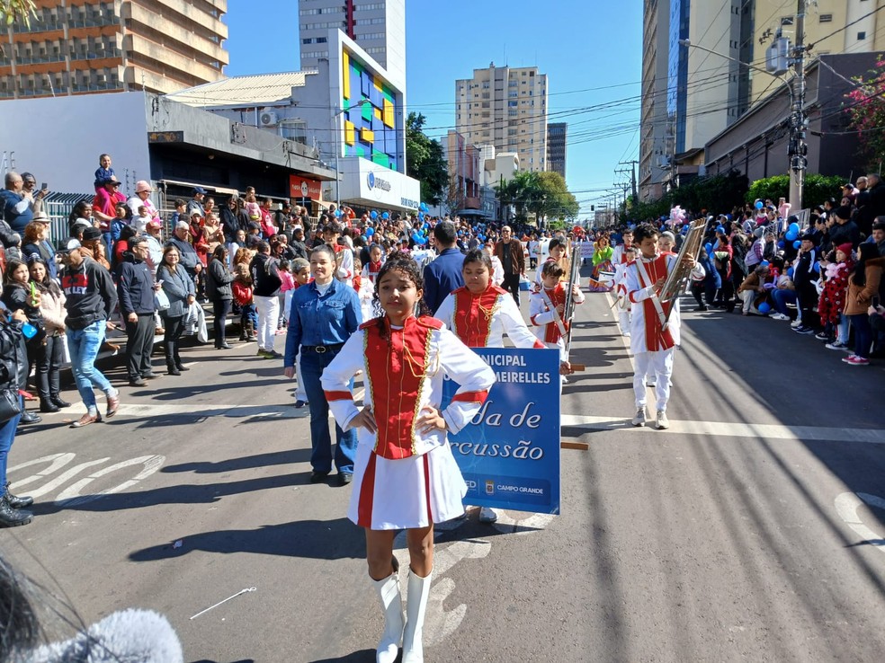Desfile em comemoração aos 125 de Campo Grande — Foto: Osvaldo Nóbrega