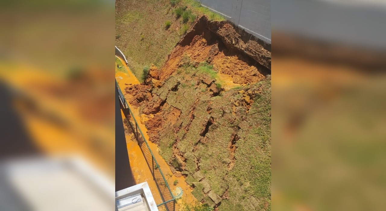 VÍDEO: rompimento de tubulação de água alaga apartamentos em condomínio de Sorocaba 