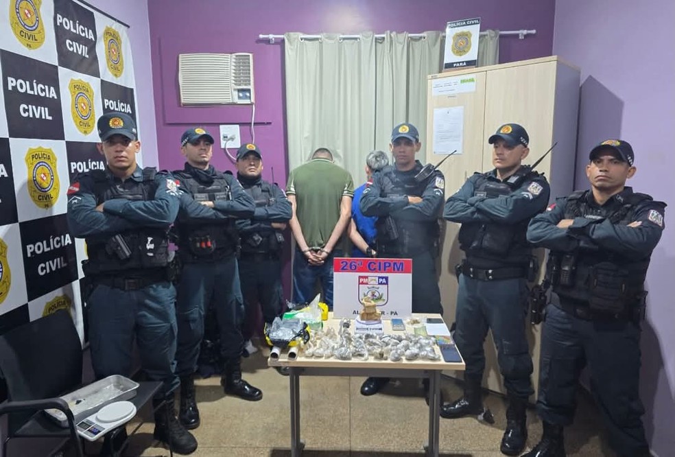 Dupla presa pela PM em Alenquer — Foto: Portal Rui Oliveira