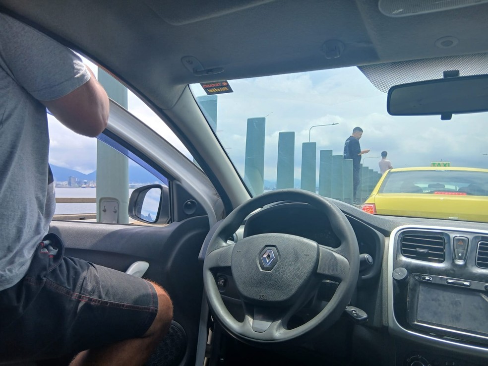 Ponte Rio-Niterói é fechada — Foto: g1 Rio