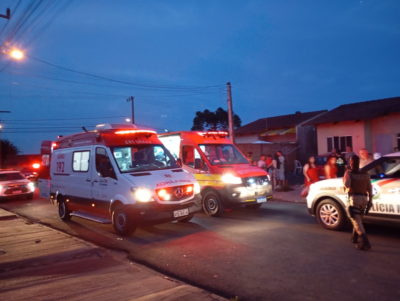 Criança de 7 anos fratura pernas ao ser atropelada na véspera de Natal em SC; suspeita é de motorista embriagado