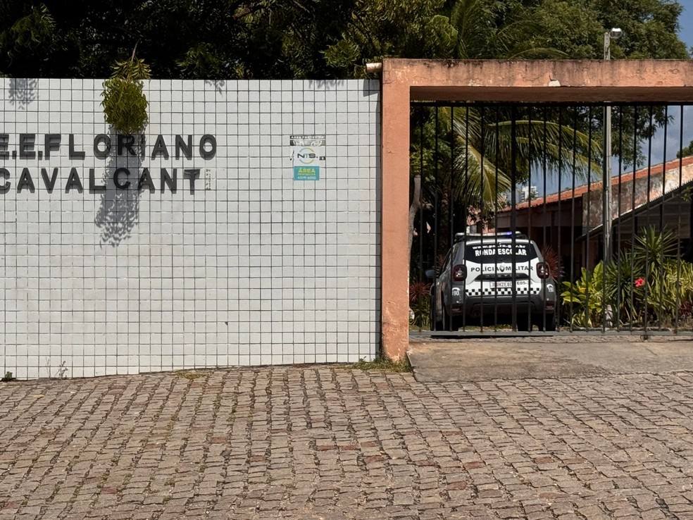 Homens invadem Escola Estadual Floriano Cavalcanti, em Natal, e espancam estudante — Foto: Vinicius Marinho/Inter TV Cabugi