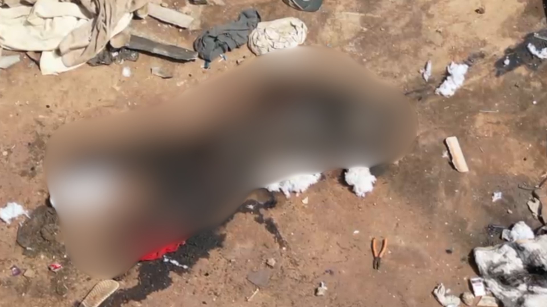 VÍDEO: drone flagra corpo em decomposição em laje de indústria abandonada no interior de SP