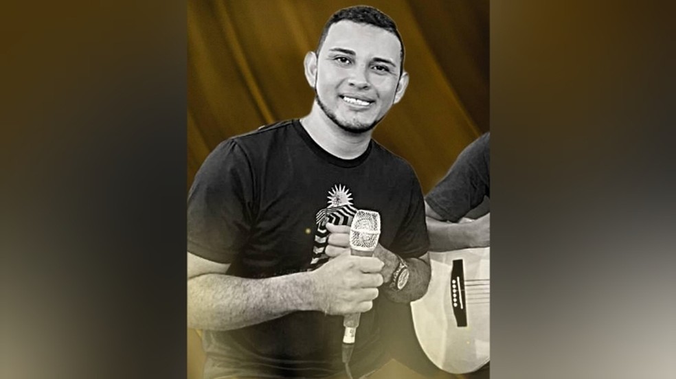 Rog&eacute;rio Silva Pereira, que se apresentava como cantor na noite santarena, morreu no local do acidente &mdash; Foto: Reprodu&ccedil;&atilde;o / Redes sociais