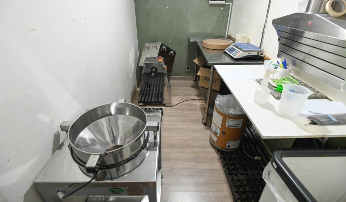 Vigilância Sanitária fecha farmácia de manipulação clandestina em Campinas