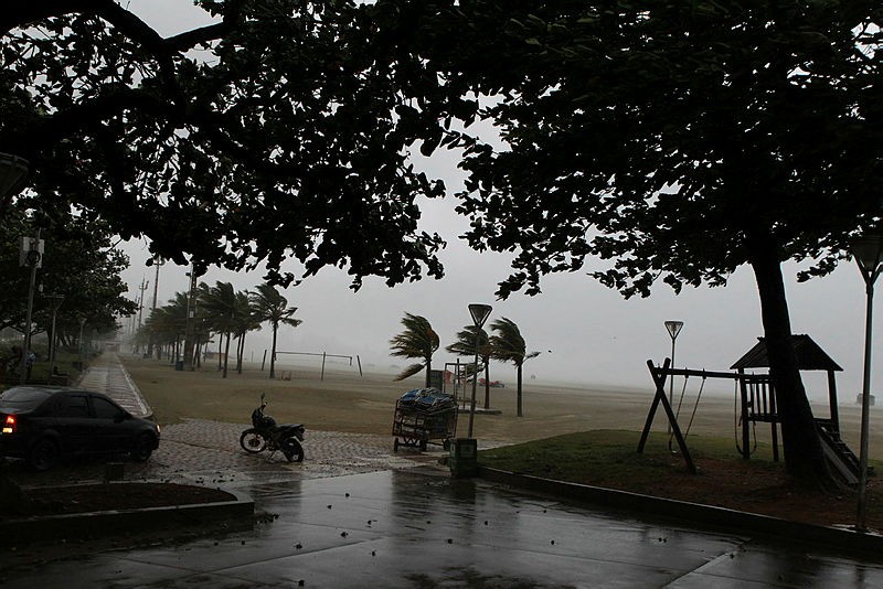 Defesa Civil alerta para ventos de até 70km/h e queda na temperatura no litoral de SP 