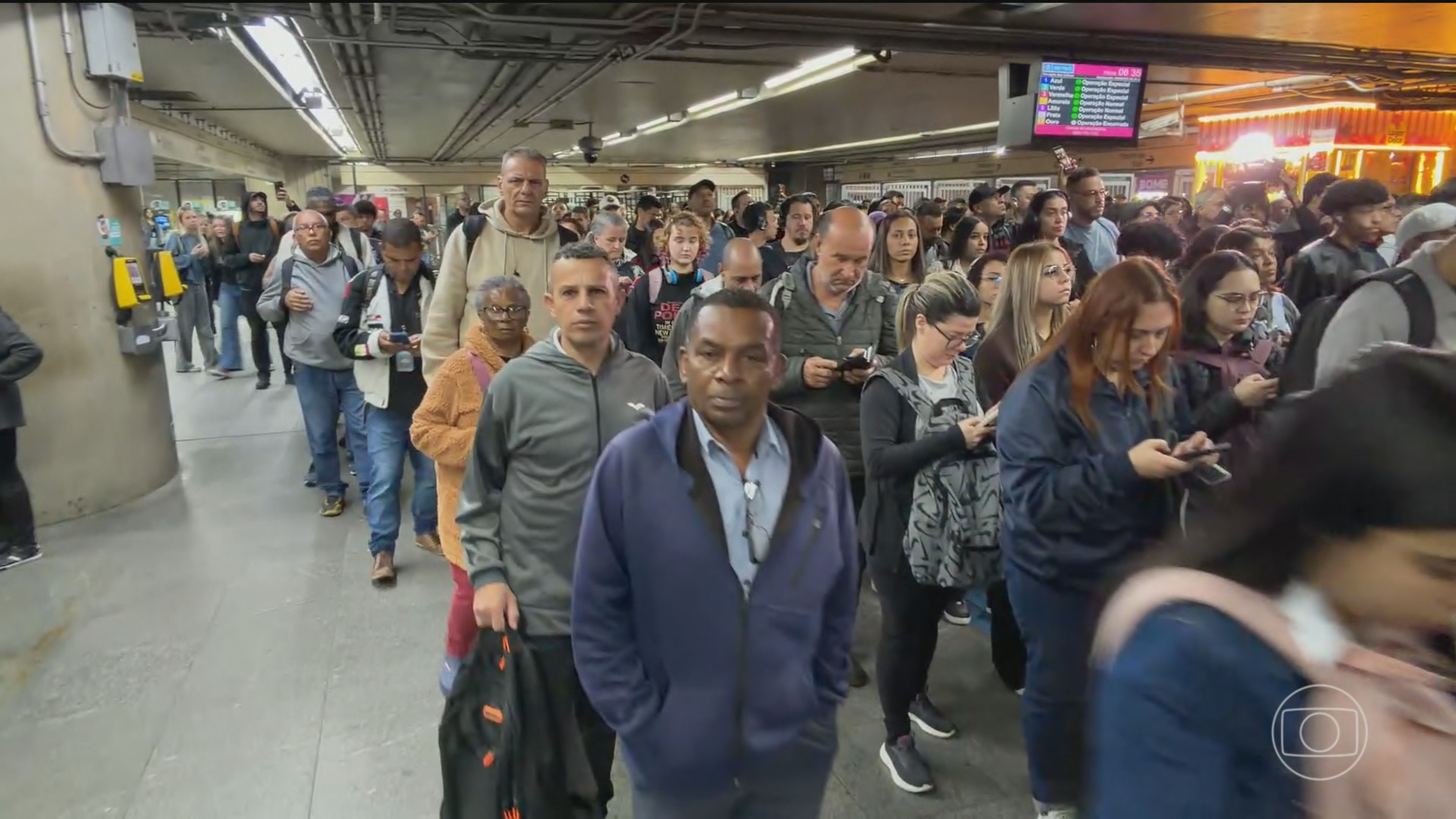 Greve deixa quase 1 milhão de pessoas sem transporte em São Paulo