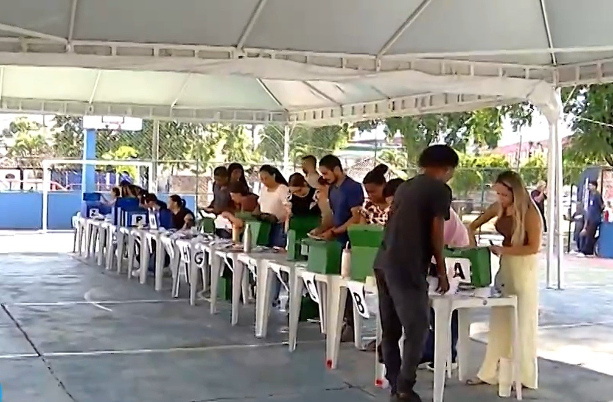 Prefeitura de Campos monta novo ponto para entrega do Cartão Goitacá após confusão em mutirão