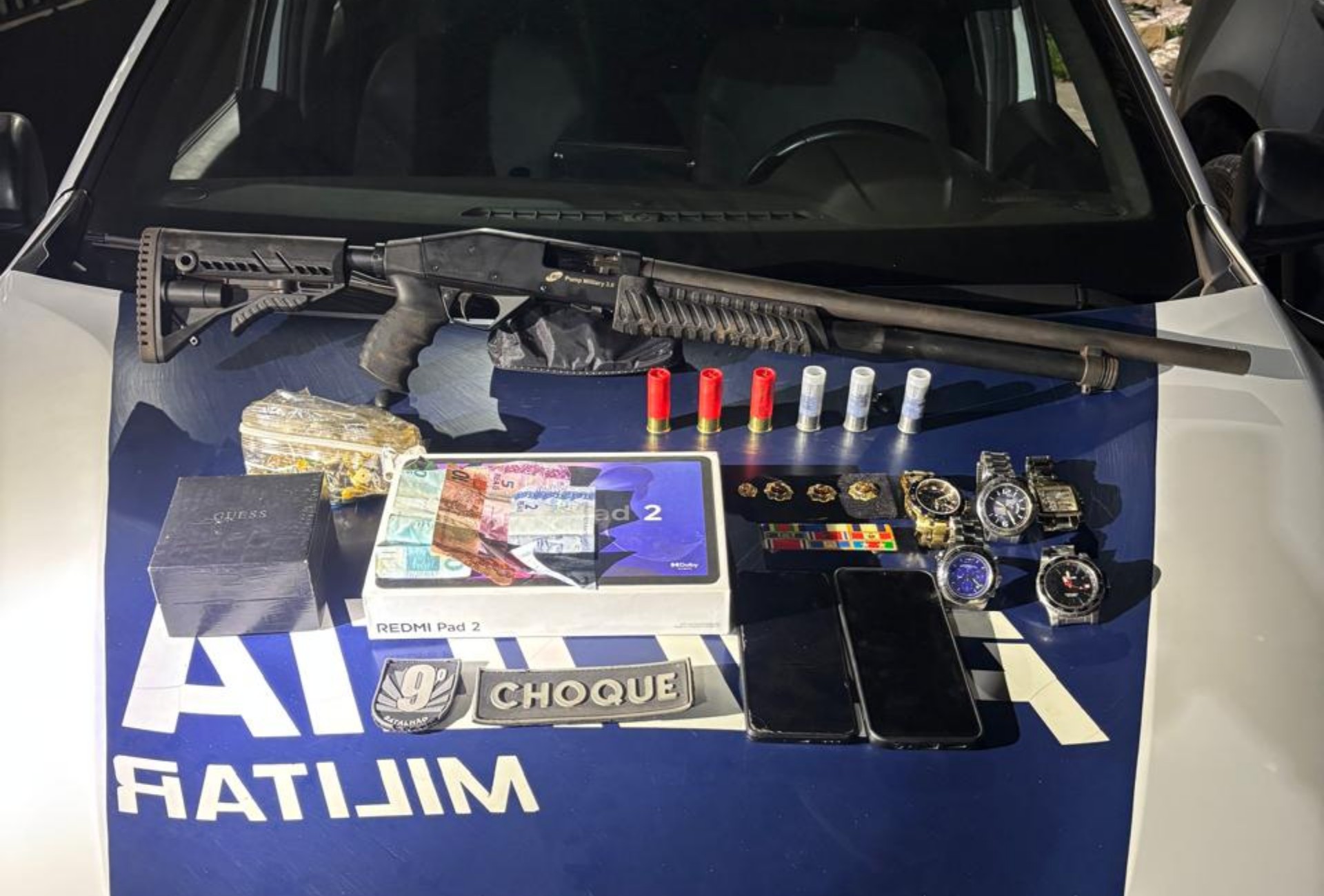 Dupla é presa após furtar arma e joias da casa de coronel da PM em Campo Grande