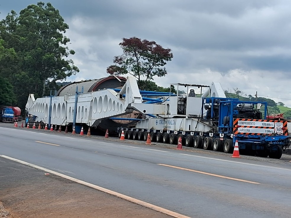 Comboio da megacarga que deve chegar ao destino final, em Edealina (Goiás), em 2026 — Foto: PRF/Divulgação
