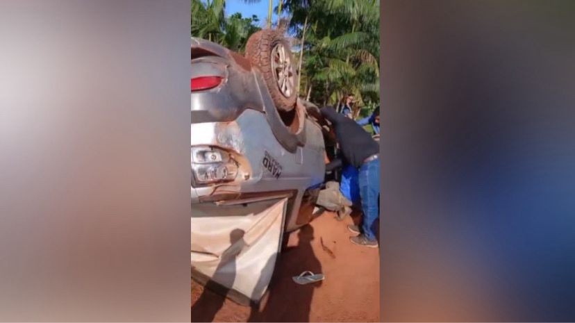 Jovem esfaqueada era levada para o hospital e veículo sofre acidente no Ramal do Pacoval, em Alenquer