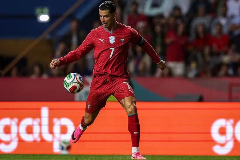 Mais altos, mais rápidos, mais velhos: como o corpo dos melhores jogadores de futebol mudou nos últimos 50 anos