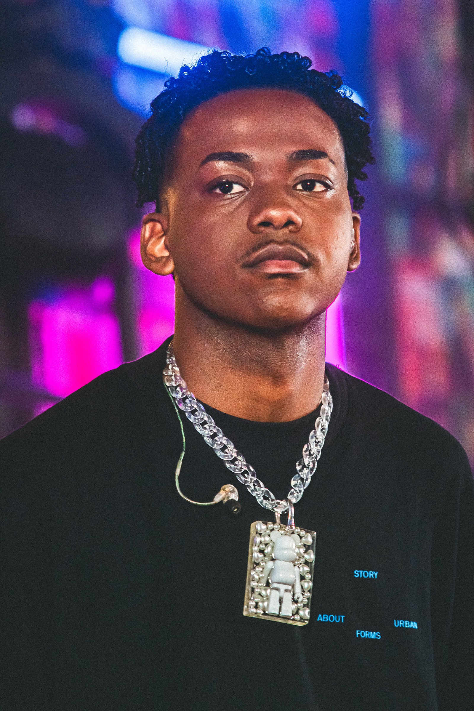 Cantor Papuzada investe na mistura de pagode e trap no primeiro álbum | G1