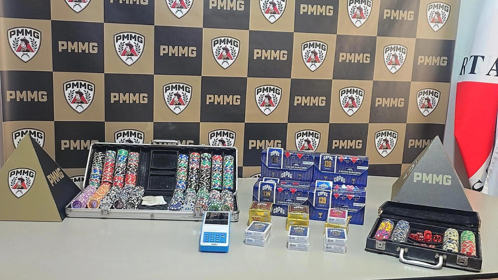 Trio é preso em operação contra jogos de azar em Monte Carmelo 