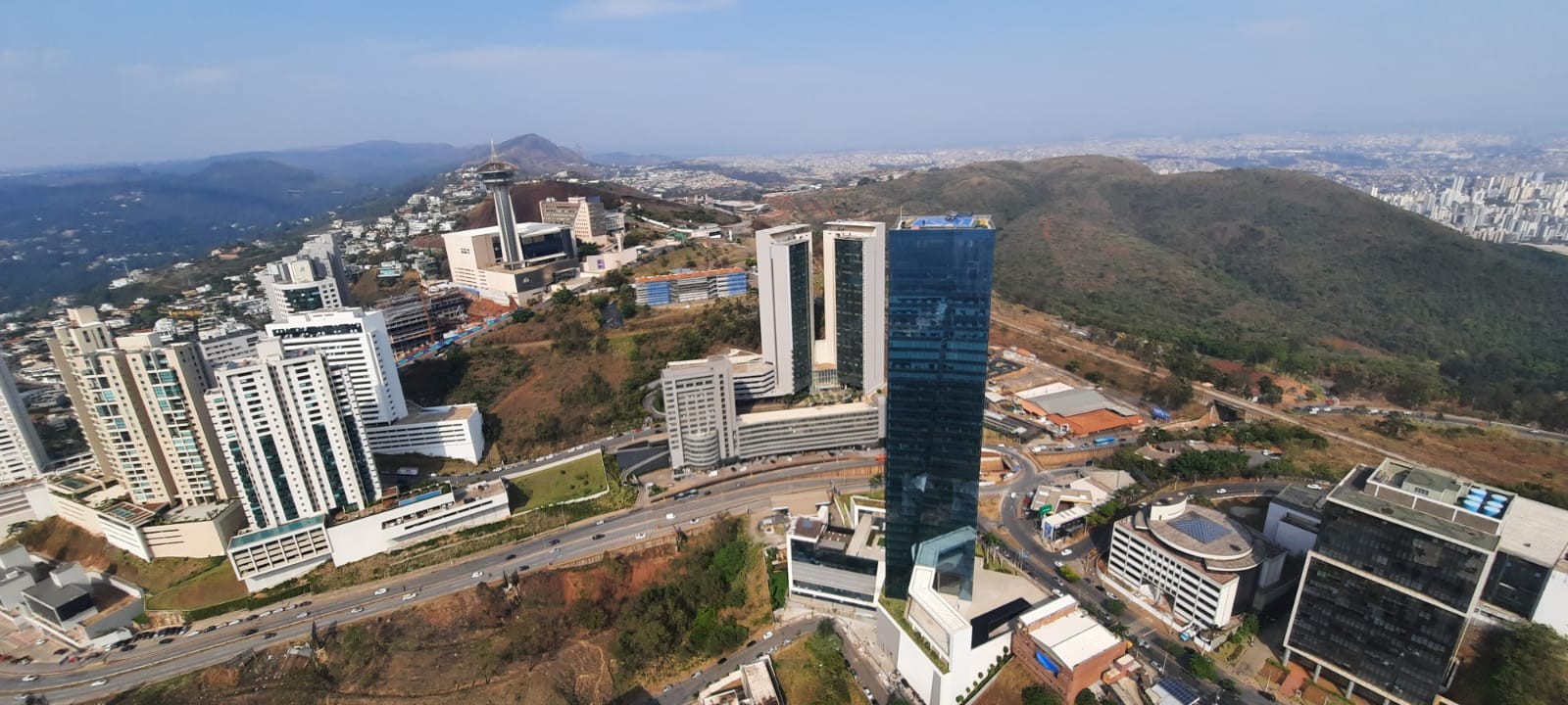 Frente fria traz chuva a BH após calor intenso