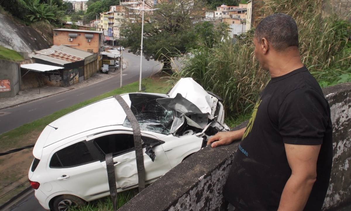 Motorista de carro que caiu de viaduto em Salvador revela momentos de desespero: 'Achei que iria morrer'