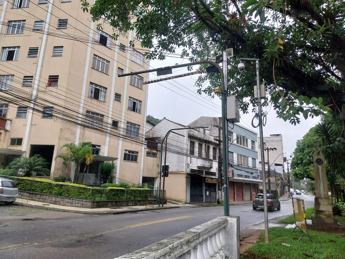 Vereador cobra explicações sobre cancelas contra alagamentos que deixaram de ser acionadas automaticamente em Petrópolis