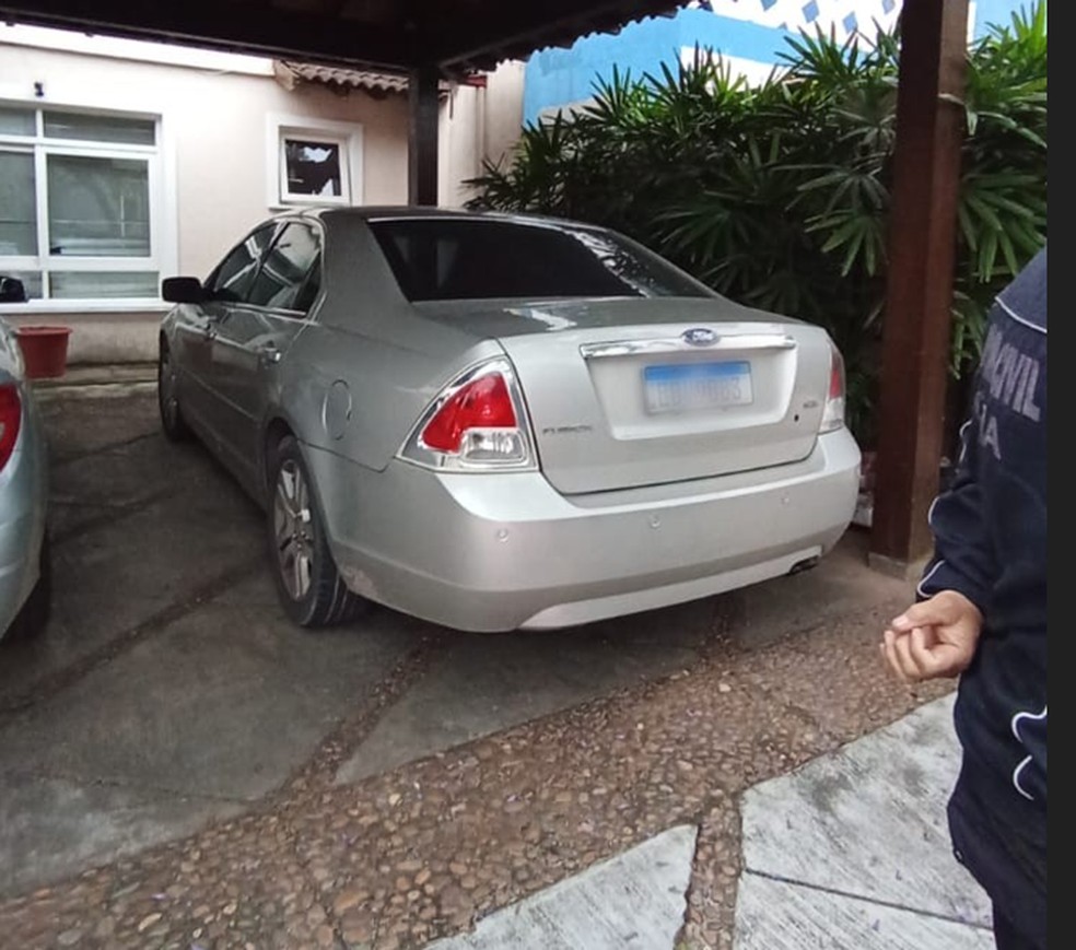 Carro usado por criminosos que invadiram casa dos pais de Bruna Biancardi — Foto: Arquivo Pessoal