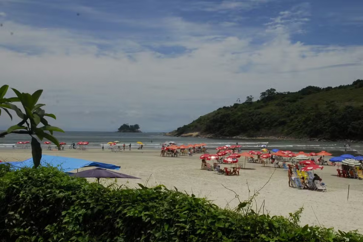 Corpo é encontrado boiando no mar no litoral de SP