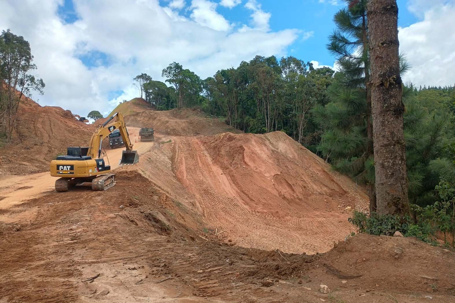 PR-092 é interditada devido a risco de deslizamento de terra