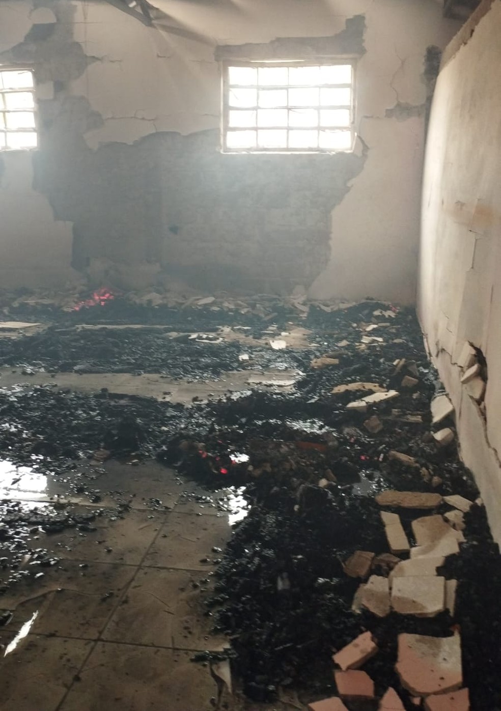 Incêndio atinge Apac de São João del Rei  — Foto: Corpo de Bombeiro/Divulgação
