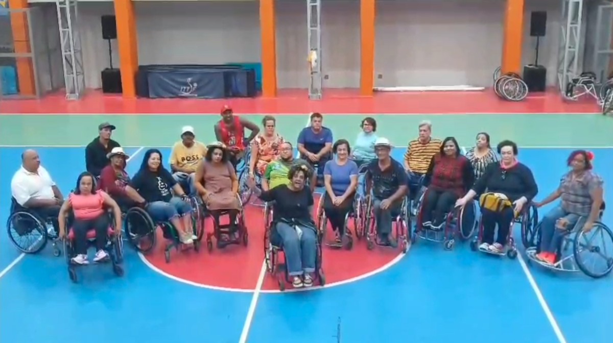 'Quadrilha em cadeira de rodas': grupo de pessoas com deficiência que une dança e inclusão se apresenta em BH