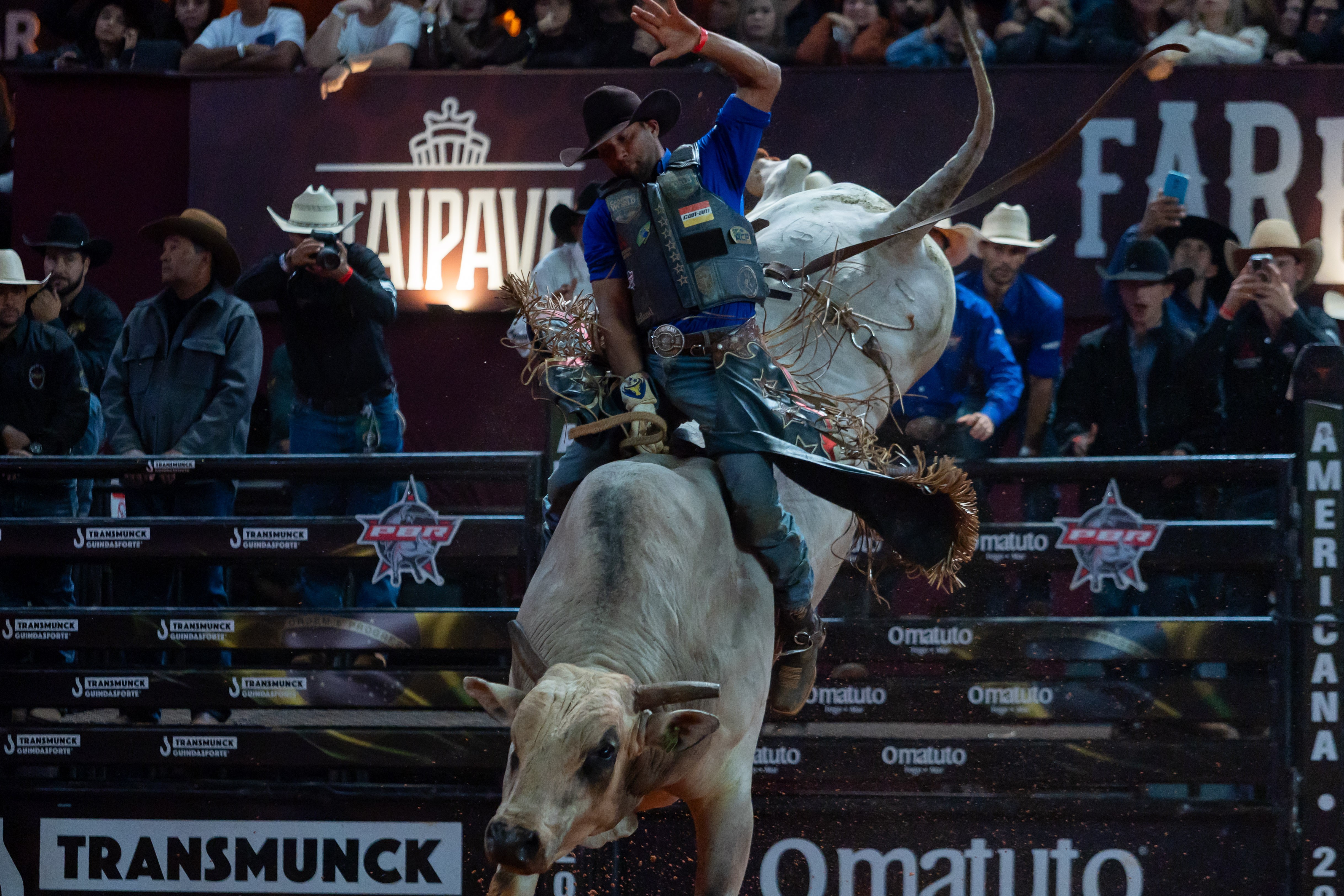 Final da etapa de Americana da PBR reuniu dez competidores na noite deste domingo (7) — Foto: Thomaz Marostegan