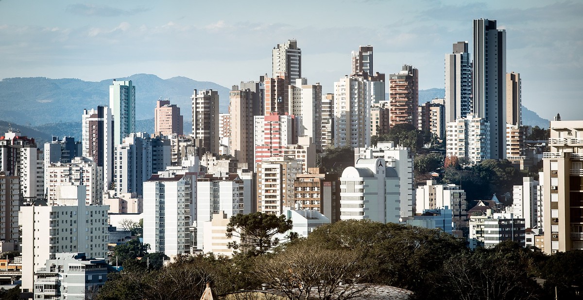 Censo do IBGE: população de Porto Alegre reduz e média de moradores por  domicílio é a menor entre as capitais, Rio Grande do Sul