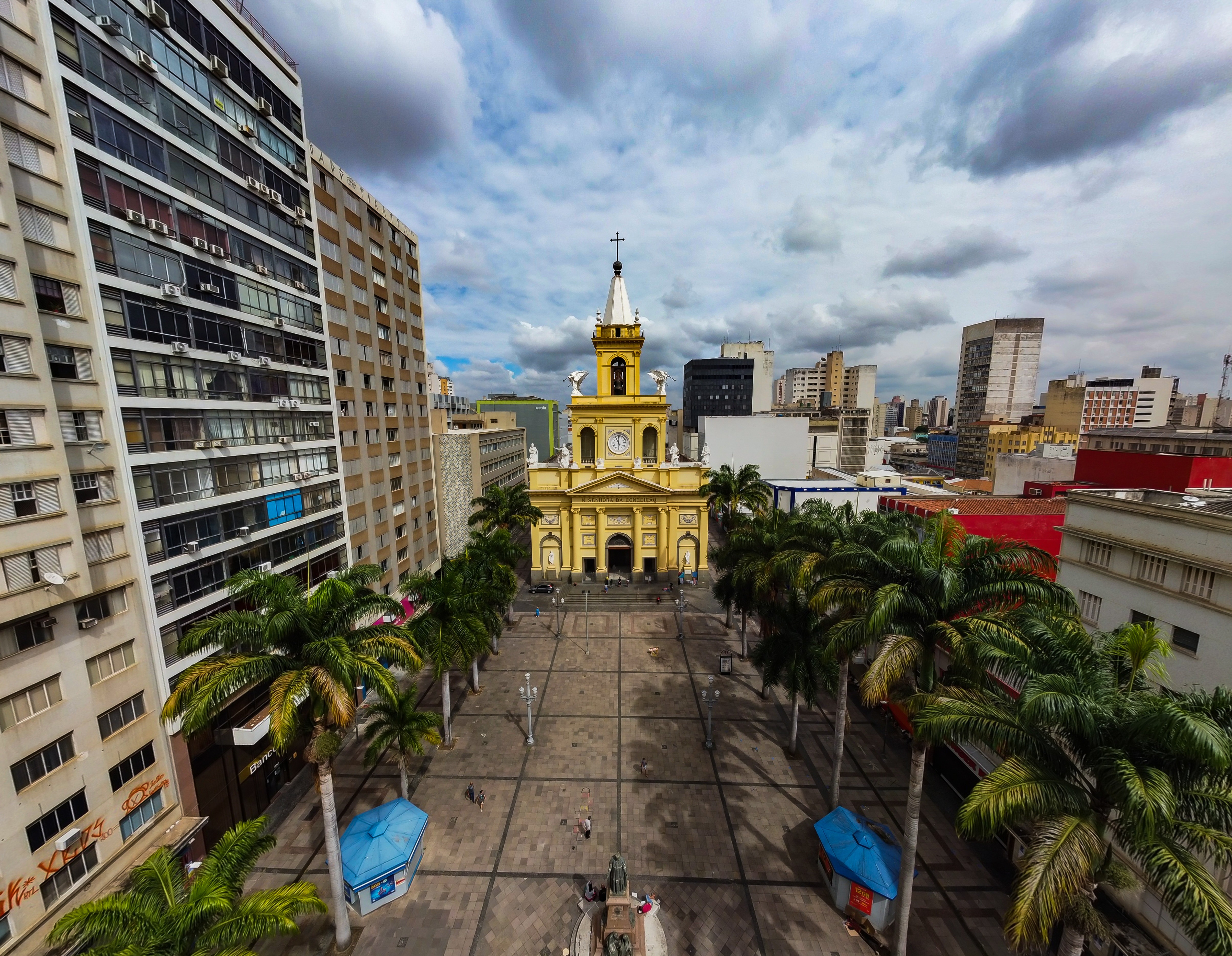 Feriado da Padroeira de Campinas: Catedral tem missas e venda de bolo para sistema contra incêndio