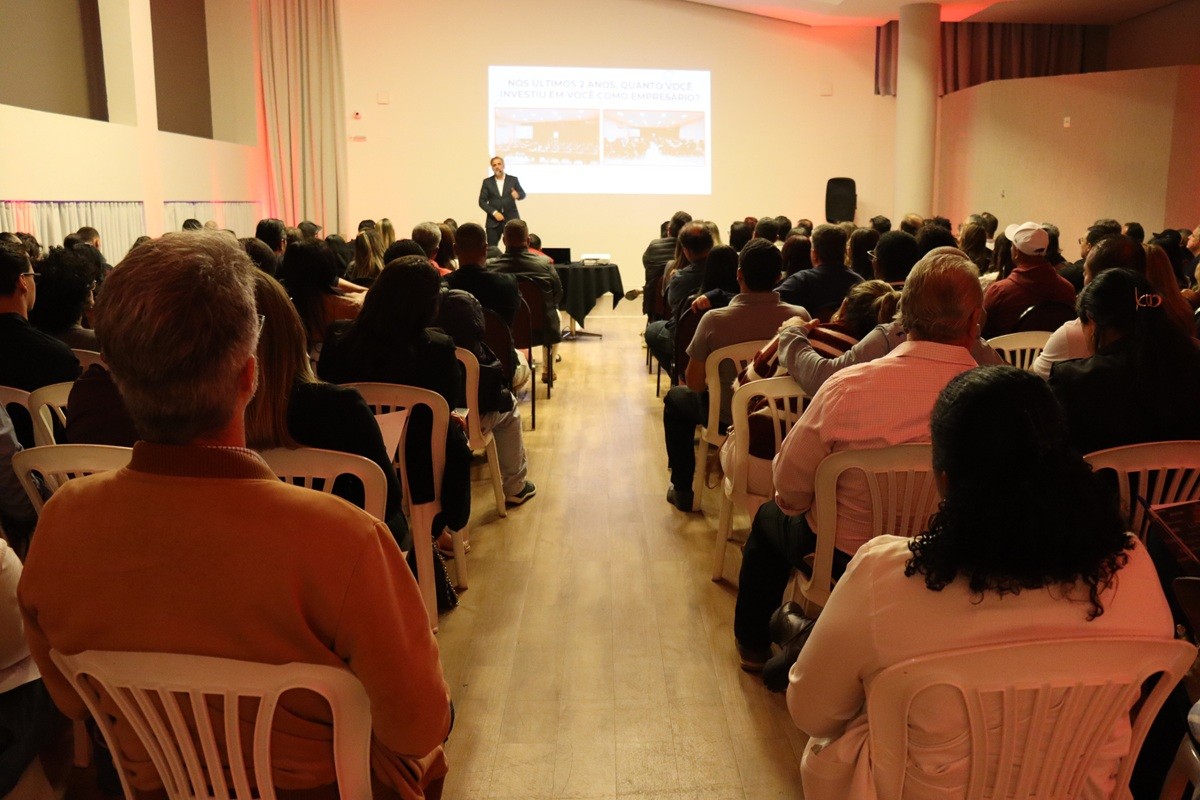 Teresópolis recebe programa voltado à capacitação de pequenos e médios empresários