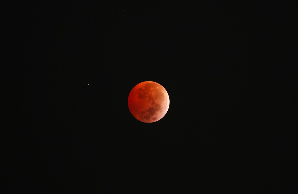 Lua de Sangue no Rio de Janeiro — Foto: Marcello Cavalcanti