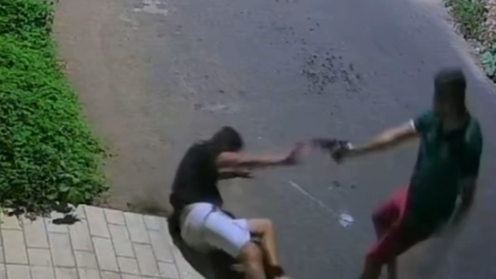 Homem é assassinado a tiros após discussão no Ceará; imagem é forte