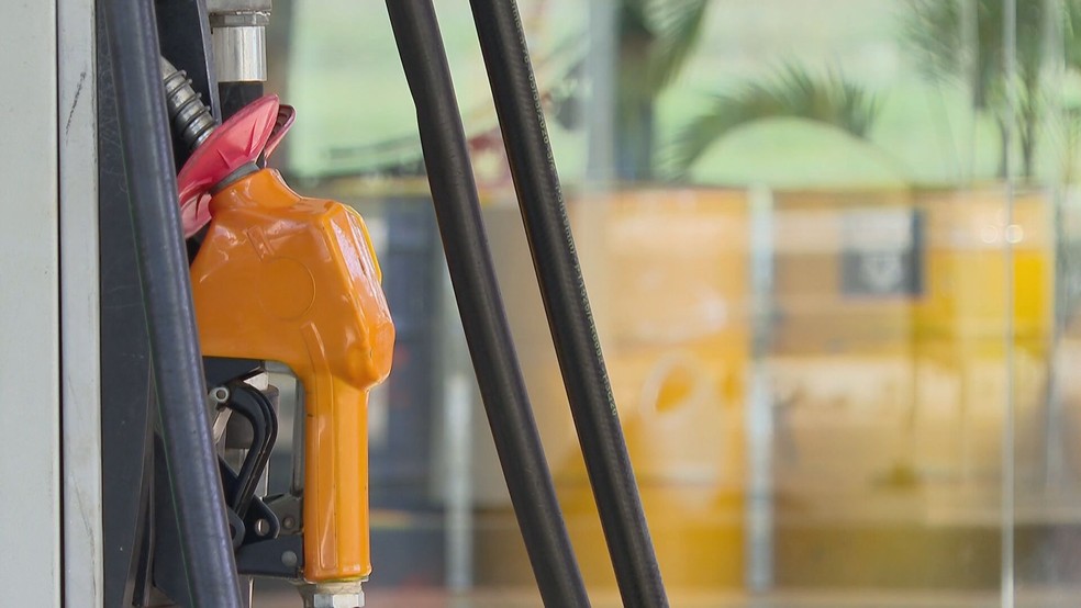 Ao todo, foram inspecionados 269 bicos de abastecimento, dos quais 107 foram reprovados e 30 interditados.  — Foto: TV Globo/Reprodução