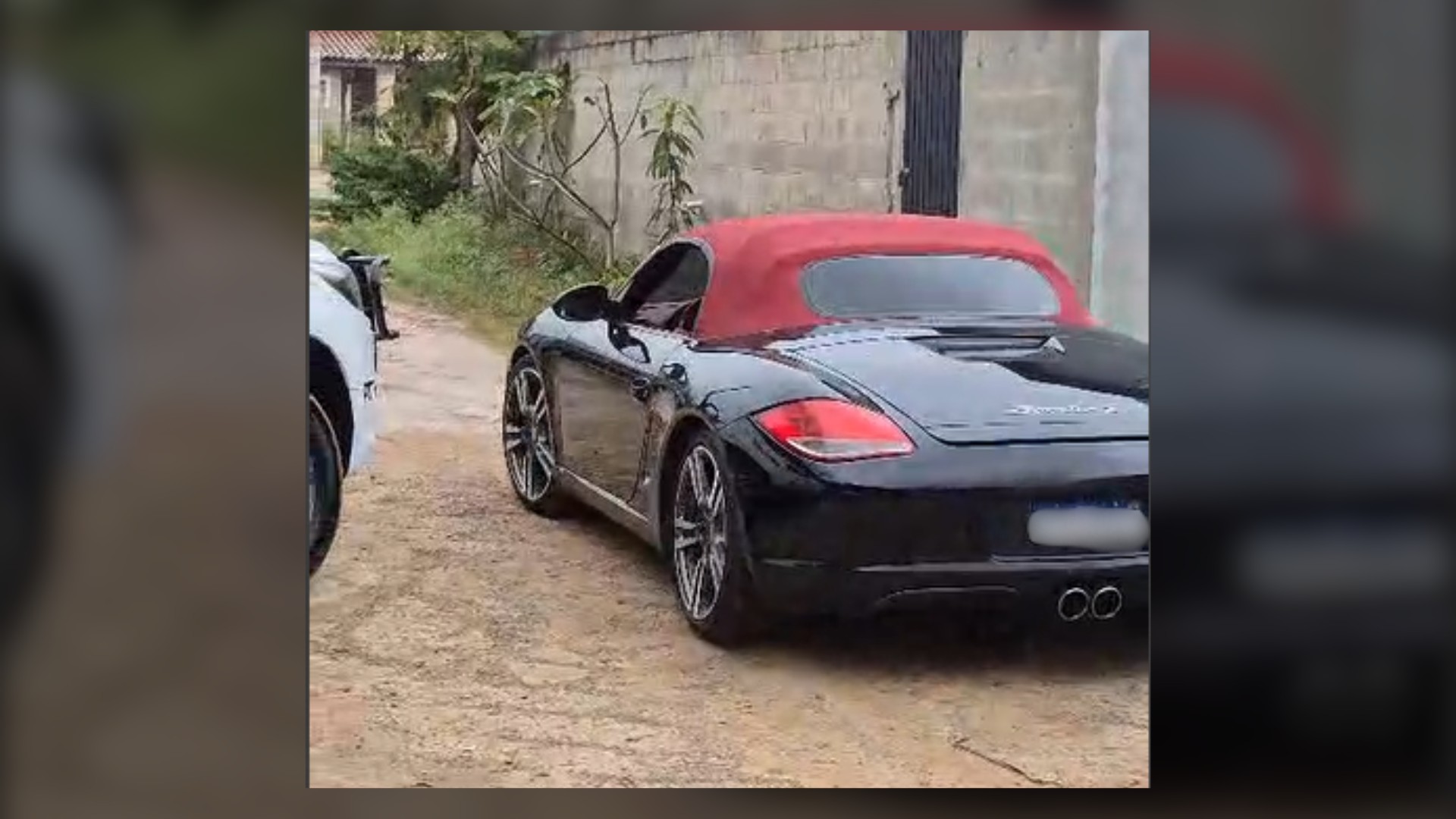Gaeco apreende carro de luxo e prende suspeitos durante operação de combate ao tráfico interestadual de drogas