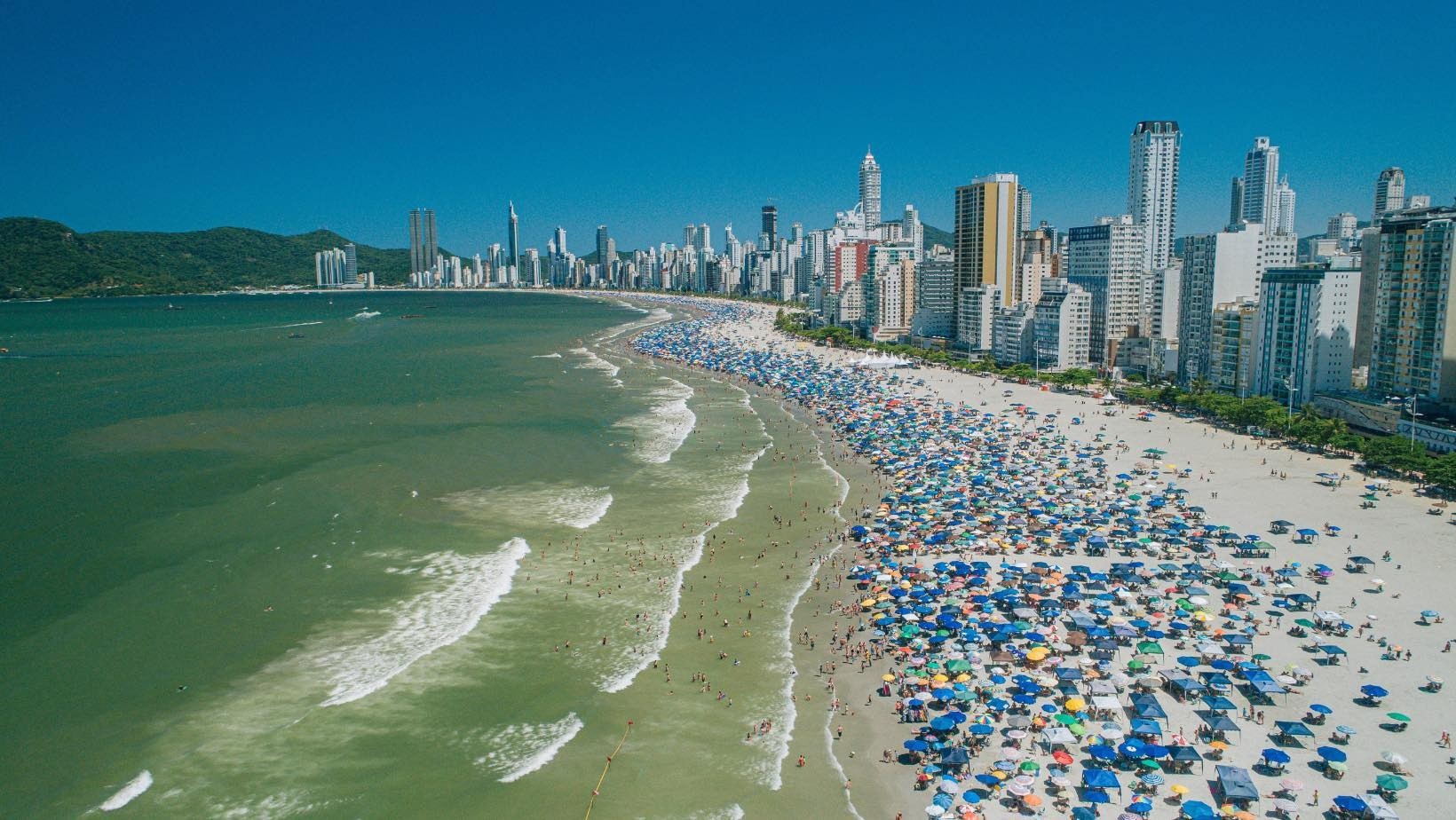 Balneário Camboriú puxa fila e SC tem 4 das 5 cidades com imóveis mais valorizados do Brasil