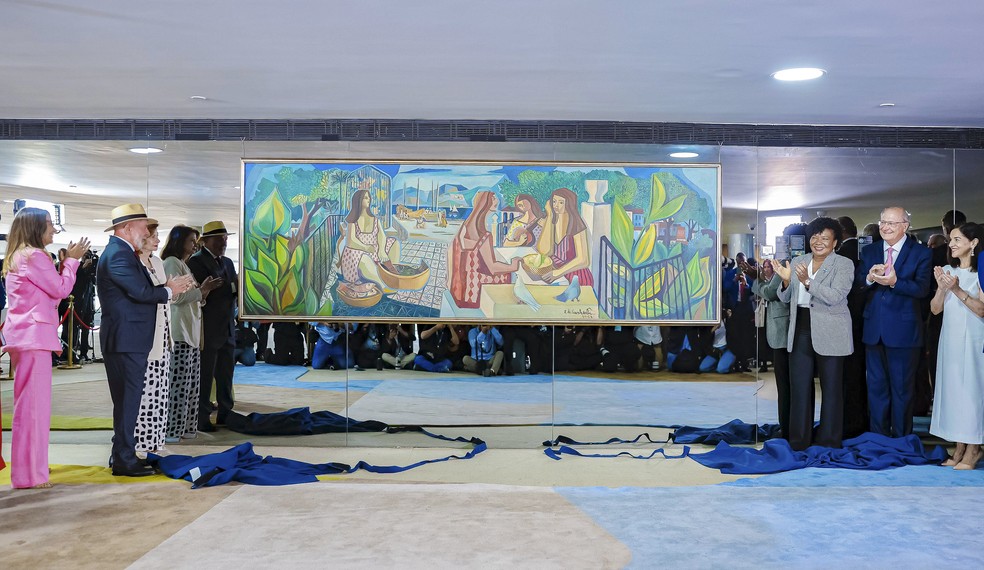 Quadro 'As Mulatas' após reinaugurado no Palácio do Planalto — Foto: Ricardo Stuckert / Presidência da República