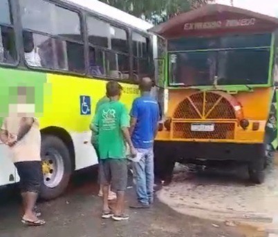 Morre no hospital turista do ES prensada entre ônibus e trenzinho turístico em Penedo