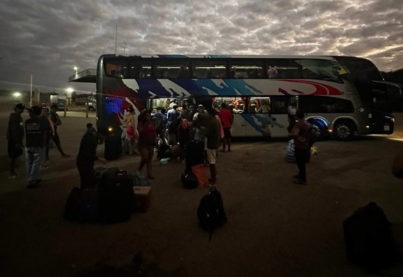 PRF apreende, em SP, ônibus que transportava 65 trabalhadores do interior Maranhão