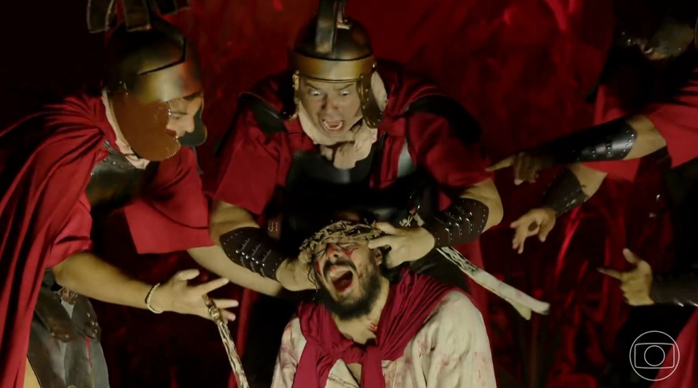 Toda a estrutura, com cenários, figurinos e efeitos especiais, envolve 2 mil voluntários - entre atores, dançarinos e equipe técnica | Foto: Jornal Nacional