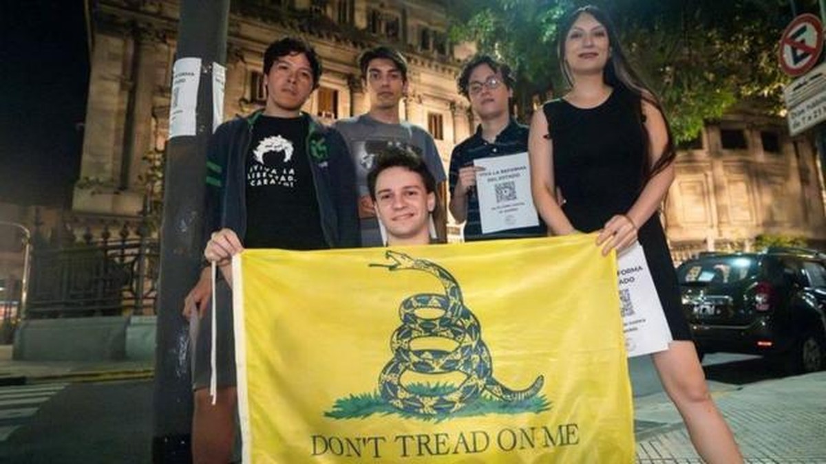 'Vamos esperar tempo que for necessário': os argentinos que apoiam 'terapia de choque' de Milei durante crise