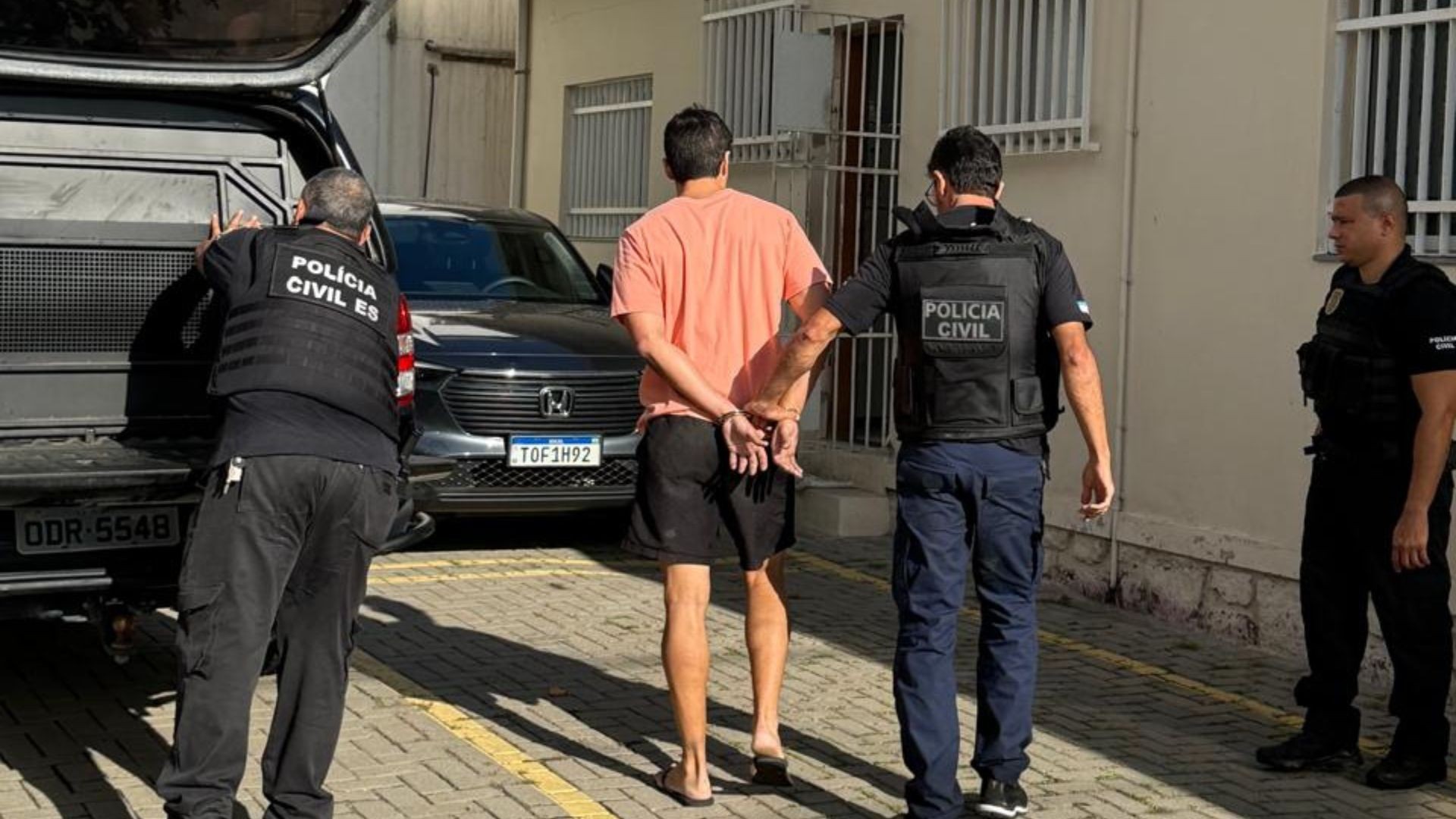 Stalker: polícia prende mecânico de avião que perseguiu ex-namorada por três anos em Vitória