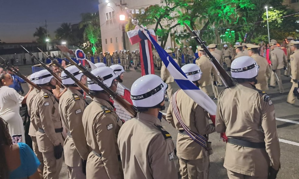 Polícia Militar da Bahia comemorou 200 anos com homenagens em Salvador — Foto: Eduardo Oliveira/TV Bahia
