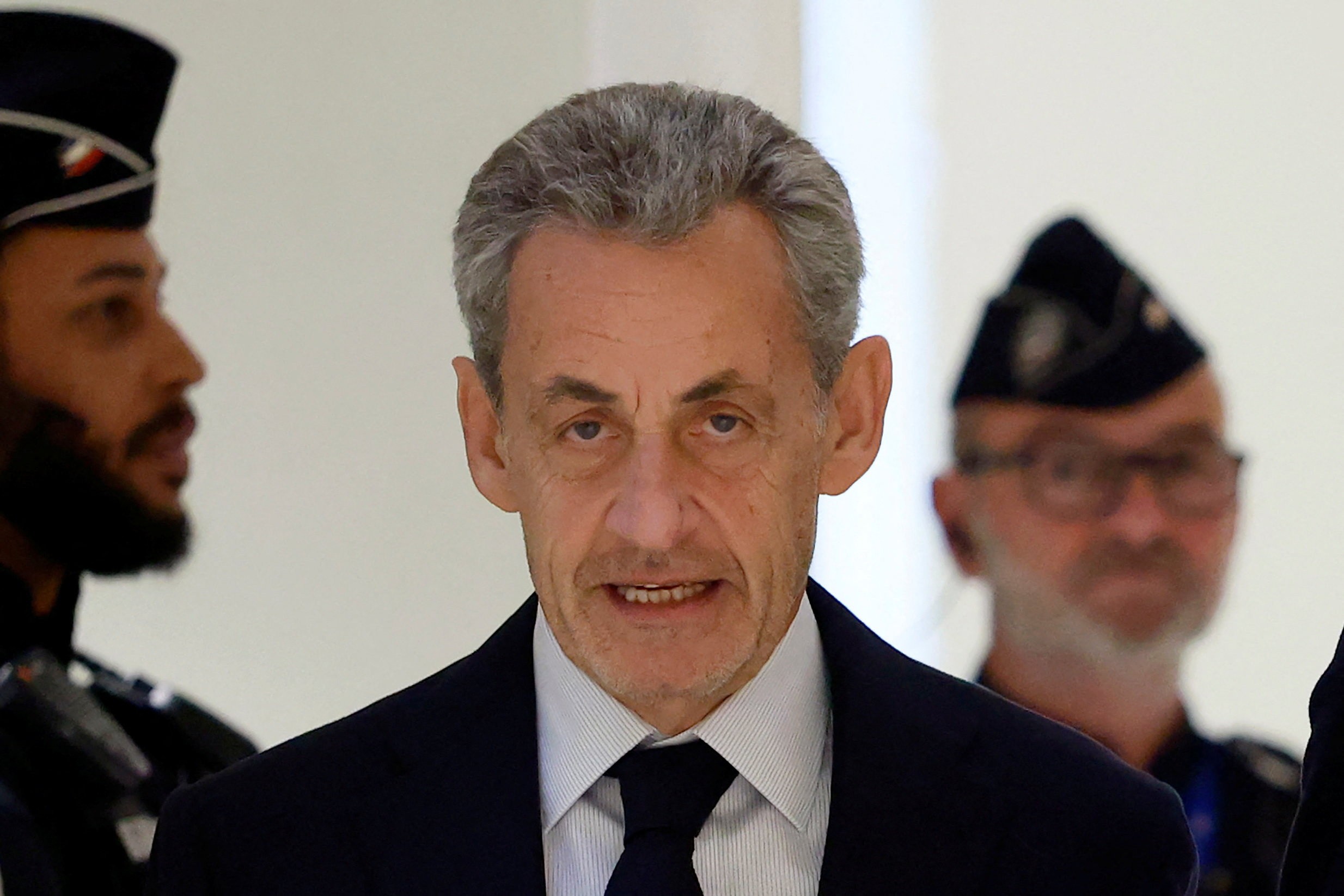 As ligações com Khadafi que levaram ex-presidente francês Nicolas Sarkozy a ser condenado a 5 anos de prisão