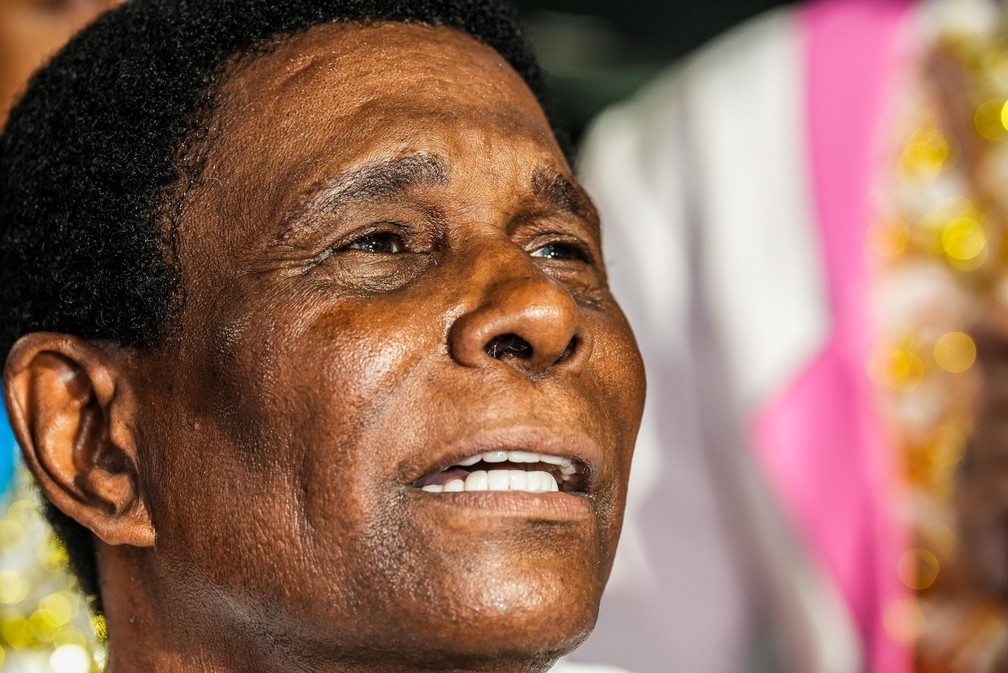 Admitido na Ala de Compositores da Beija-Flor em 1975, Neguinho da Beija-Flor tem uma vitória no início e no fim do reinado como puxador do samba da escola — Foto: Stephanie Rodrigues / g1