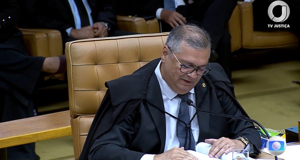 Dino esclarece que Brasil vai respeitar decisões de cortes internacionais, mas não de tribunais ou governos estrangeiros
