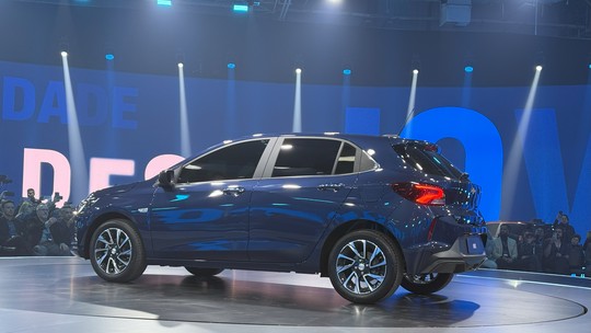 Chevrolet Onix renova visual para frear queda nas vendas; veja preço e o que mudou - Em primeira reestilização desde 2019, o Onix traz novidades importantes para peitar a concorrência, mas não muda correia dentada banhada que exige óleo específico.