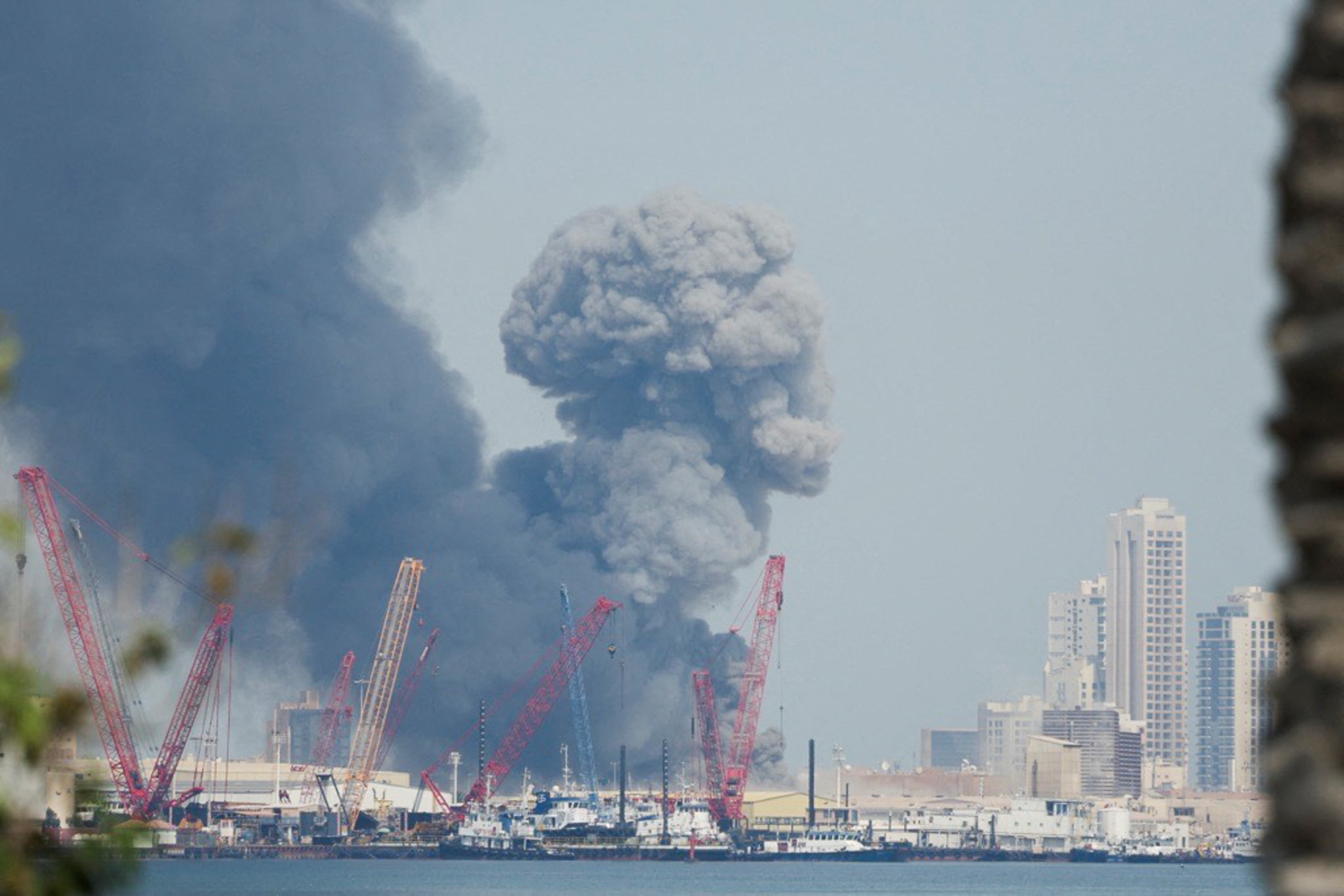 Trump e Netanyahu defendem mudança de regime iraniano, mas se expõem a riscos políticos