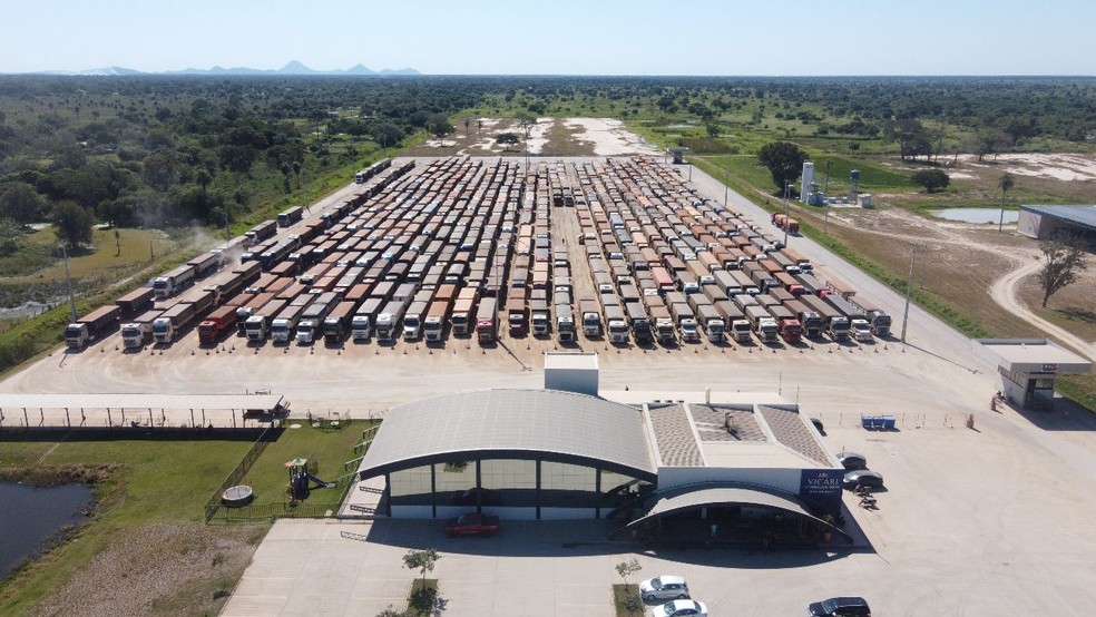 Estacionamento de triagem de caminhões em Porto Murtinho — Foto: Prefeitura de Porto Murtinho/Divulgação